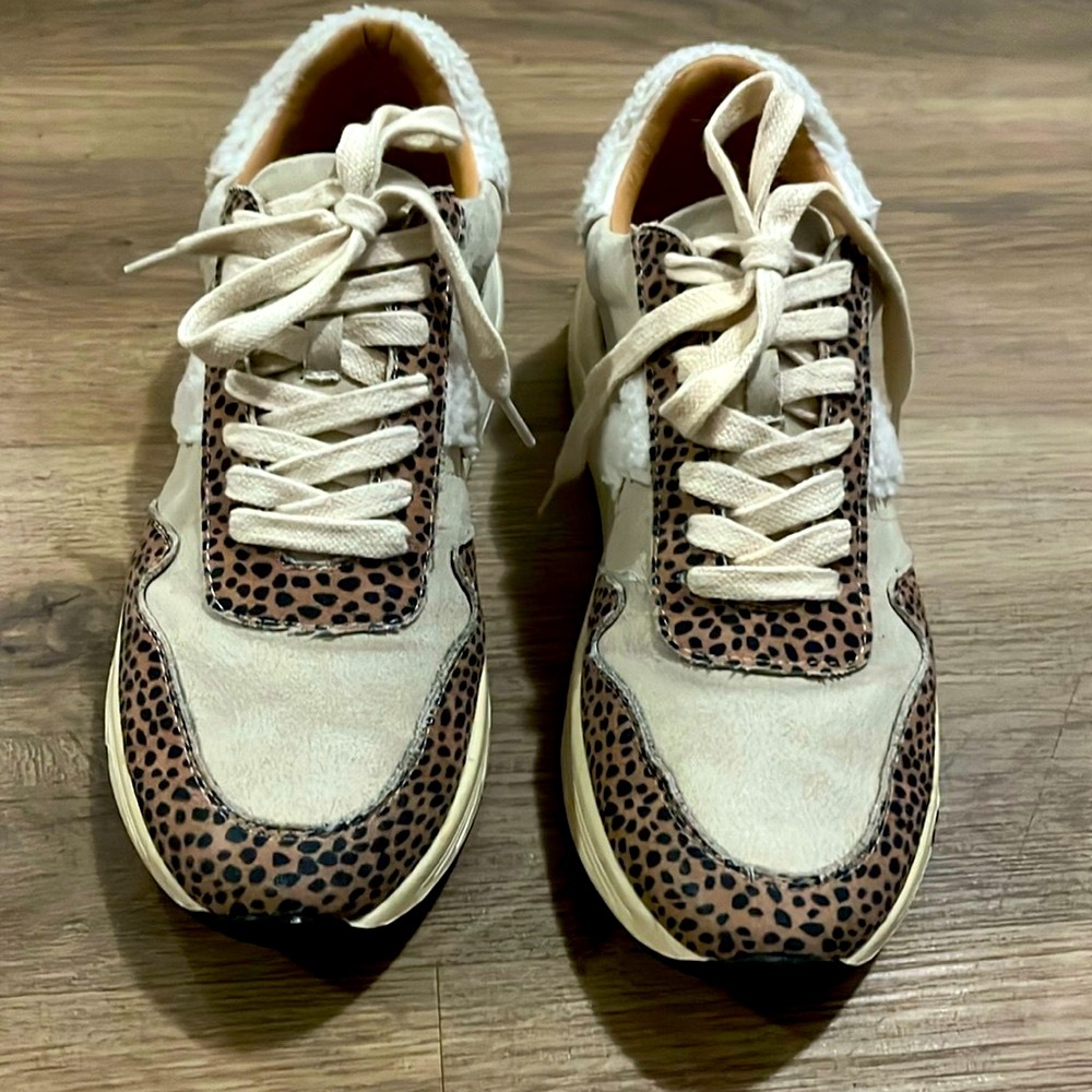 Oasis Society Piper Cheetah Sneakers Size 7.5 EUC